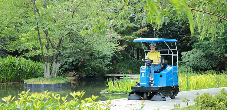 S2駕駛式掃地機(jī)使用場(chǎng)景-南京嘉得力