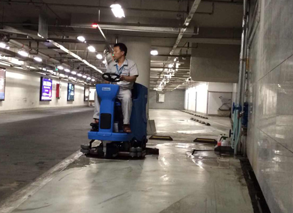 德基廣場洗地機掃地機案例