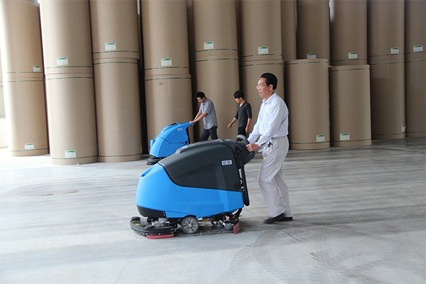 手推式洗地機、電動洗地機 可口可樂案例